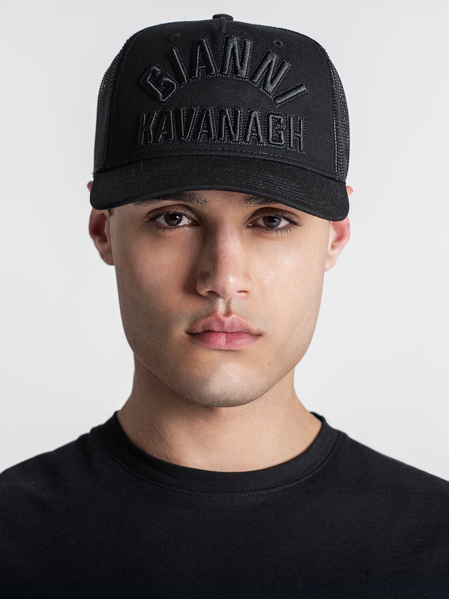 caps / Black Crew Cap