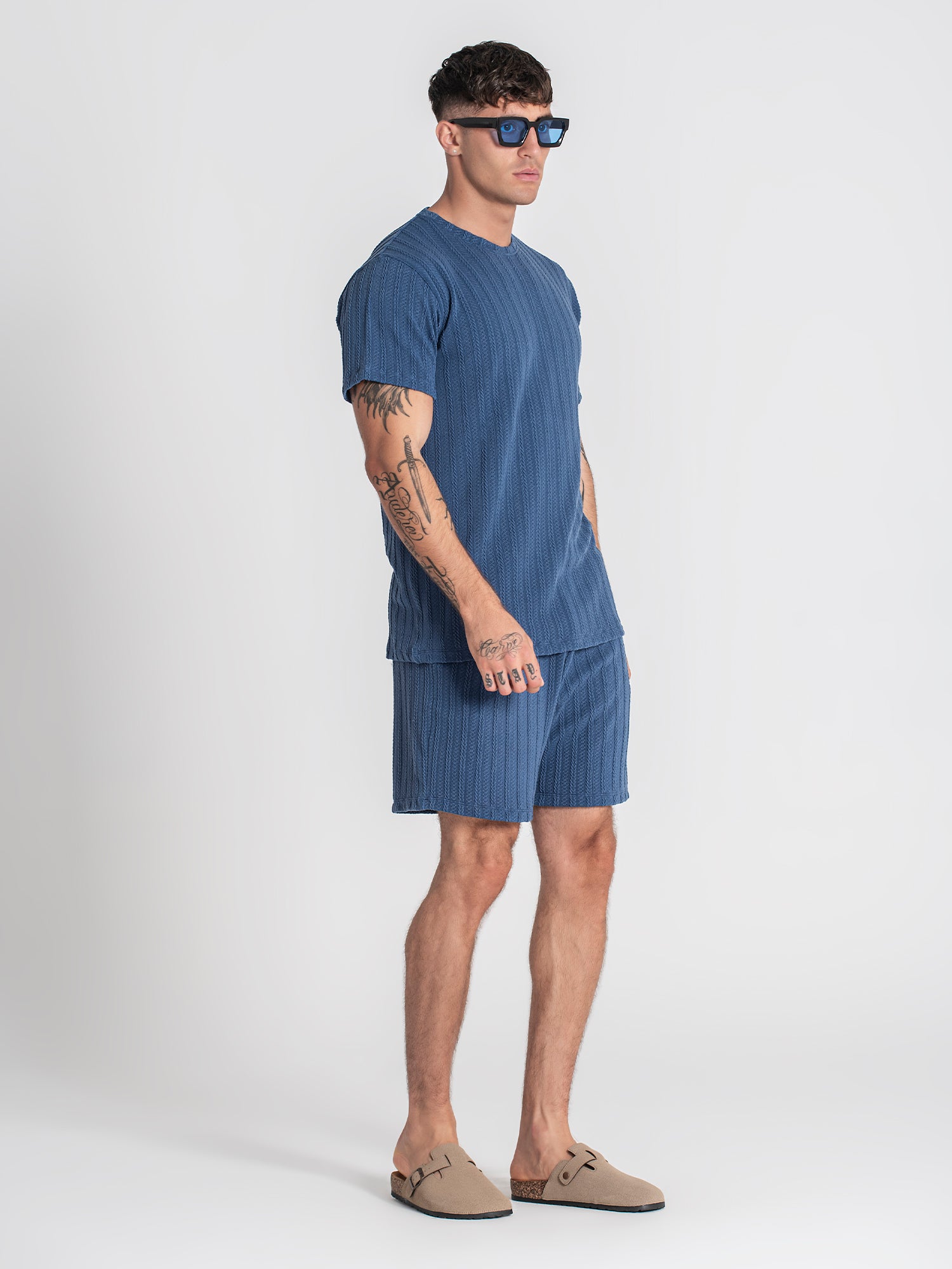 t-shirts / Blue Twist Tee