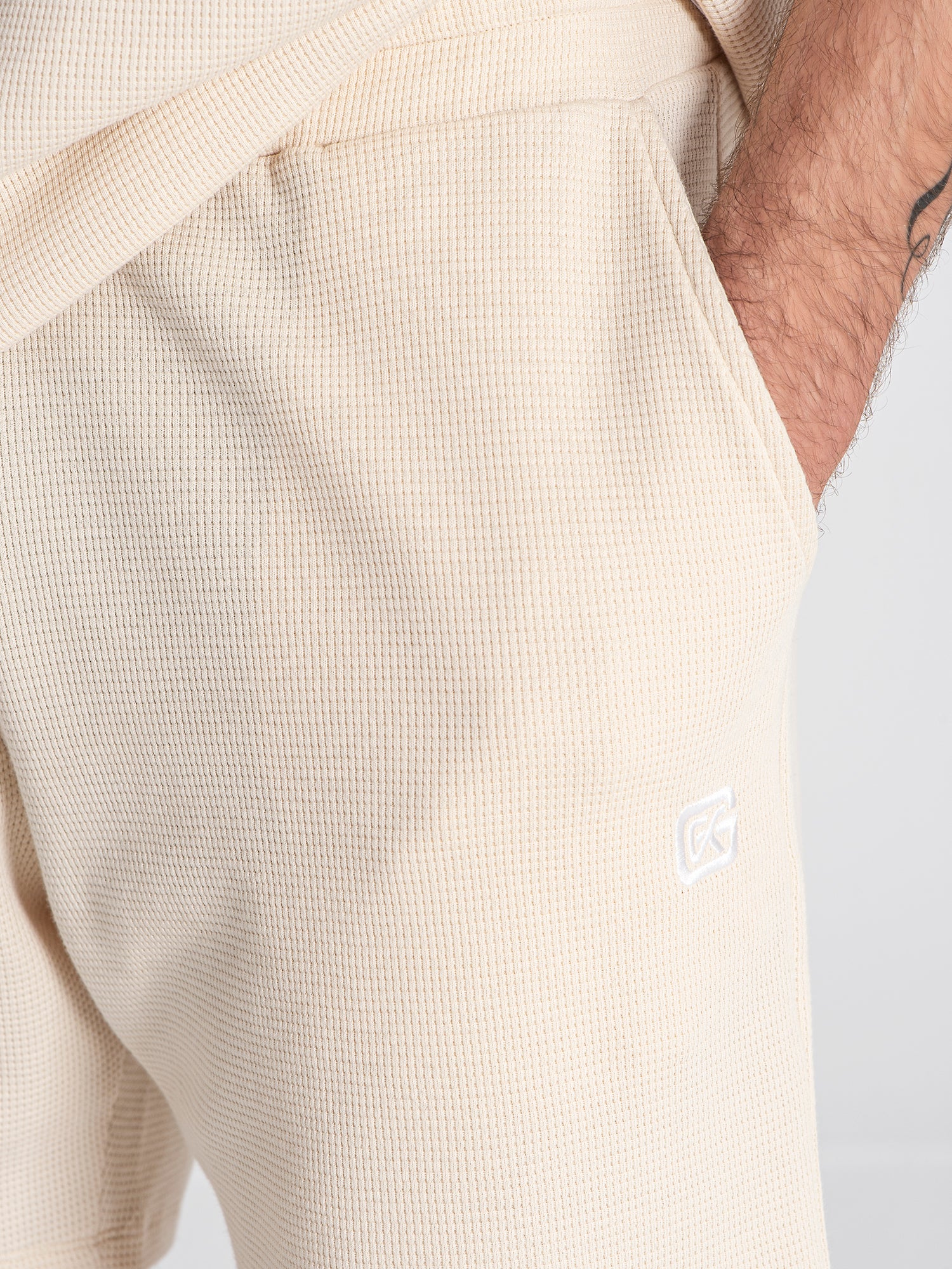 shorts / Beige Sensations Shorts