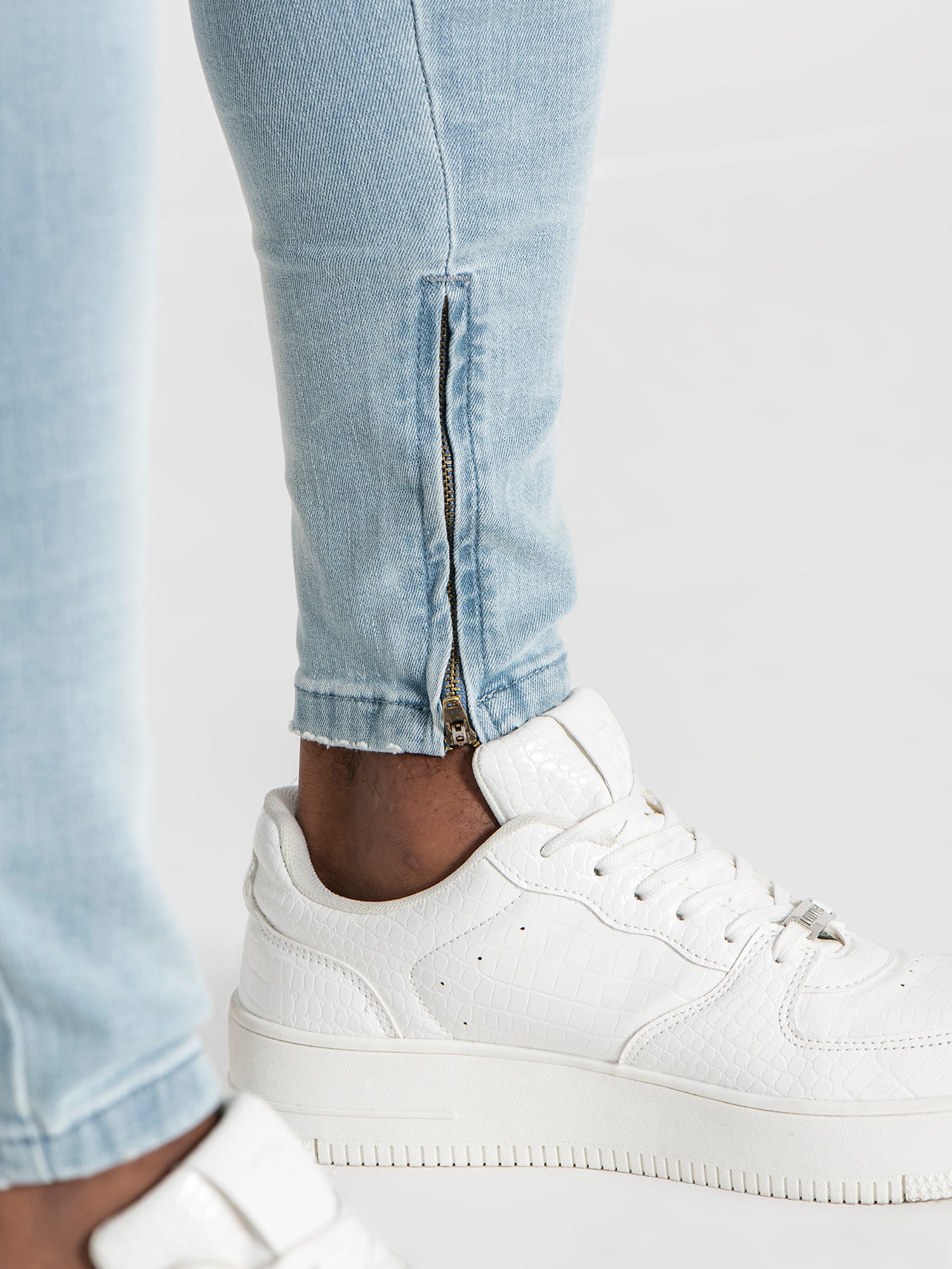 jeans / Light Blue Zipper Jeans