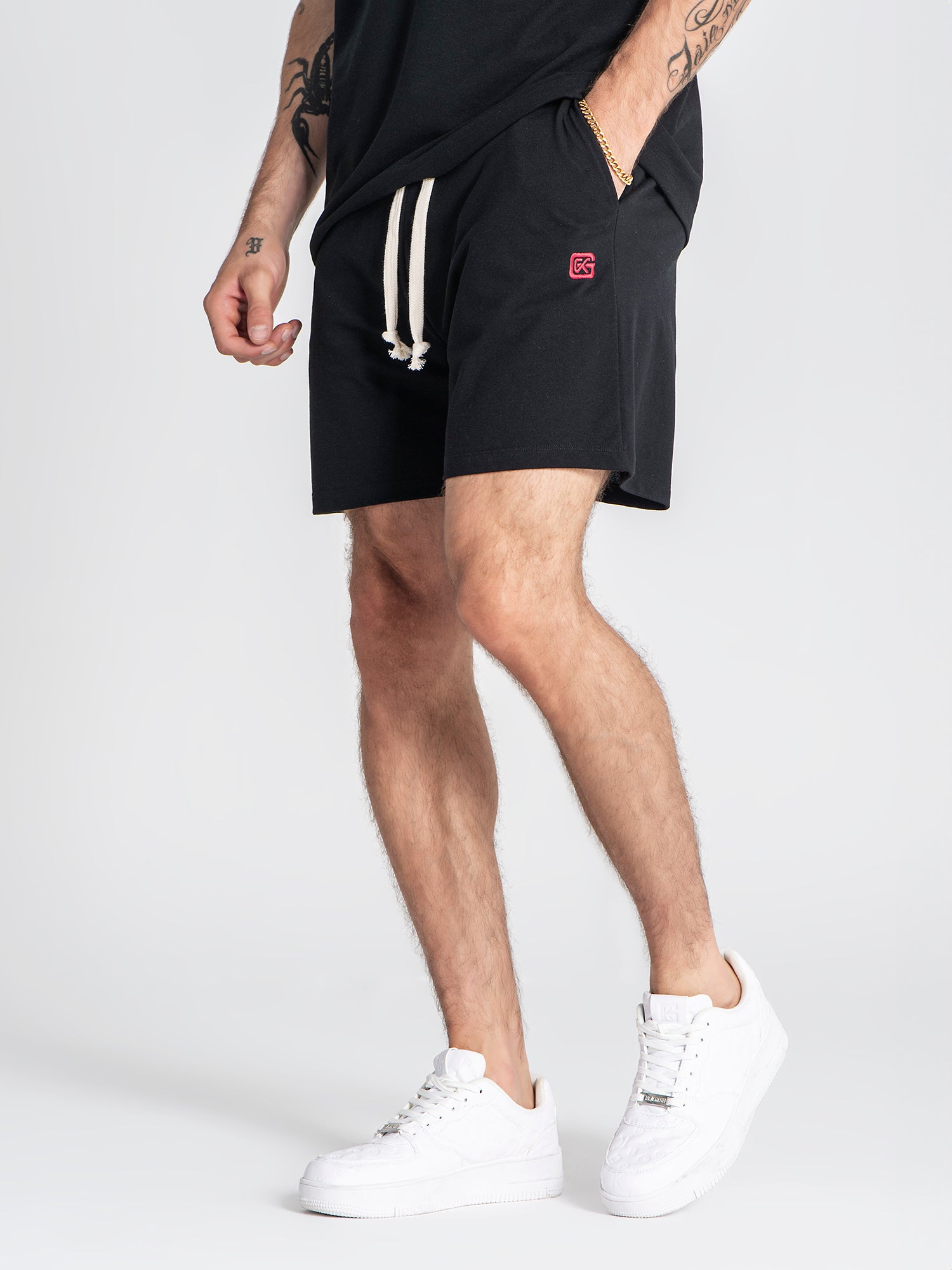 shorts / Black Pop Out Shorts