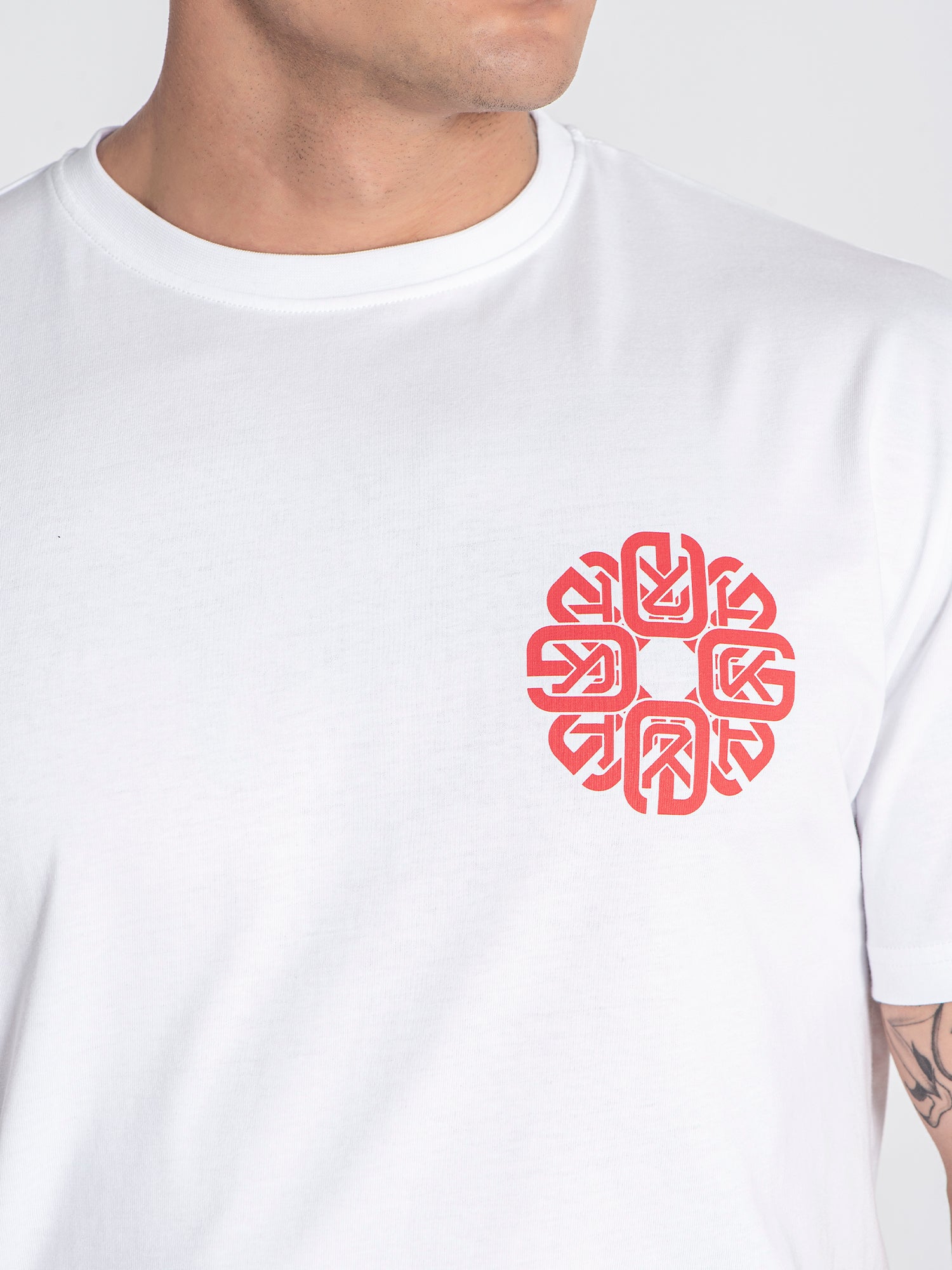 t-shirts / White Rotate Tee