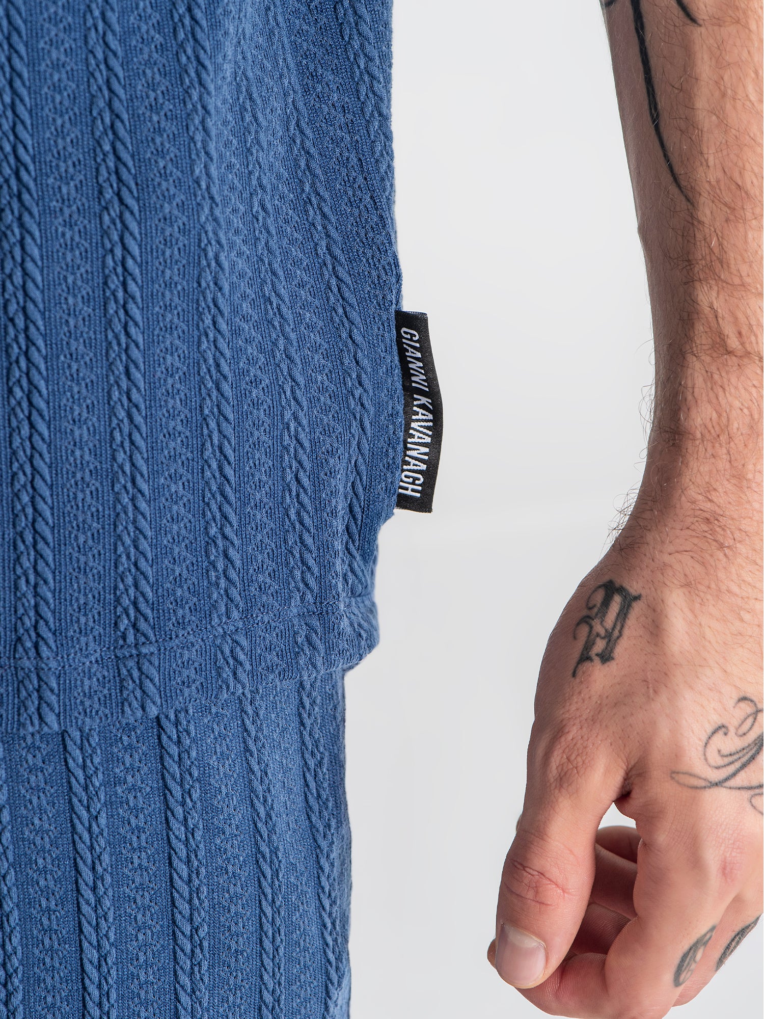 t-shirts / Blue Twist Tee