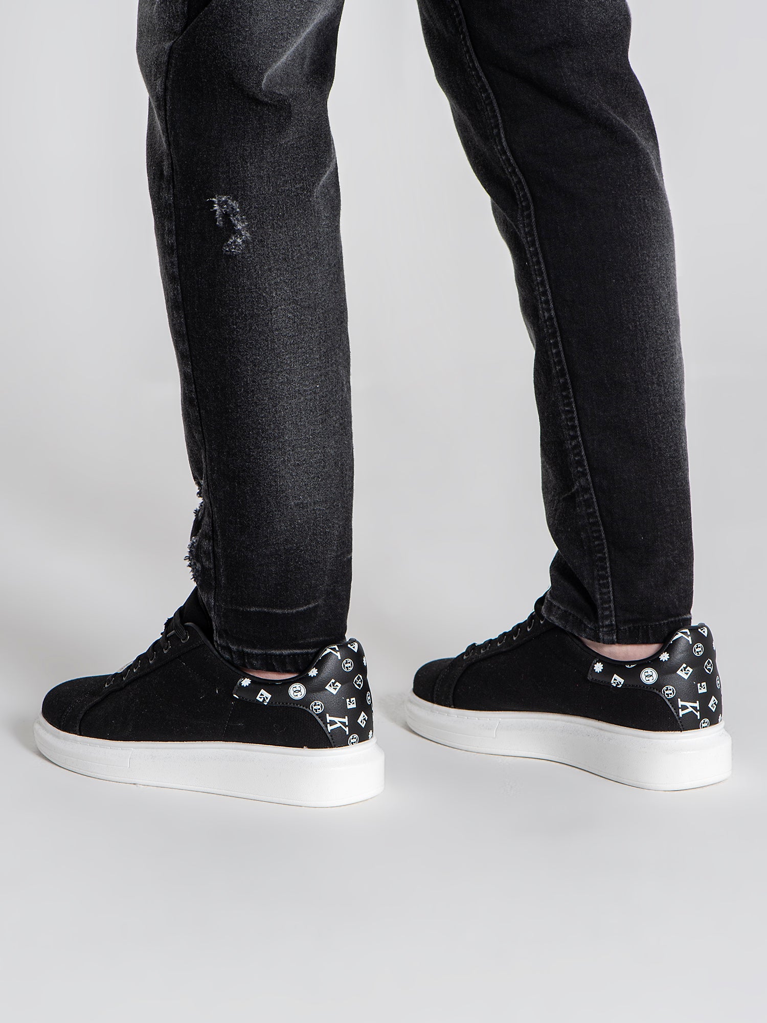 sneakers / Black Logomania Sneakers