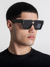 sunglasses / Black Prisma Sunglasses