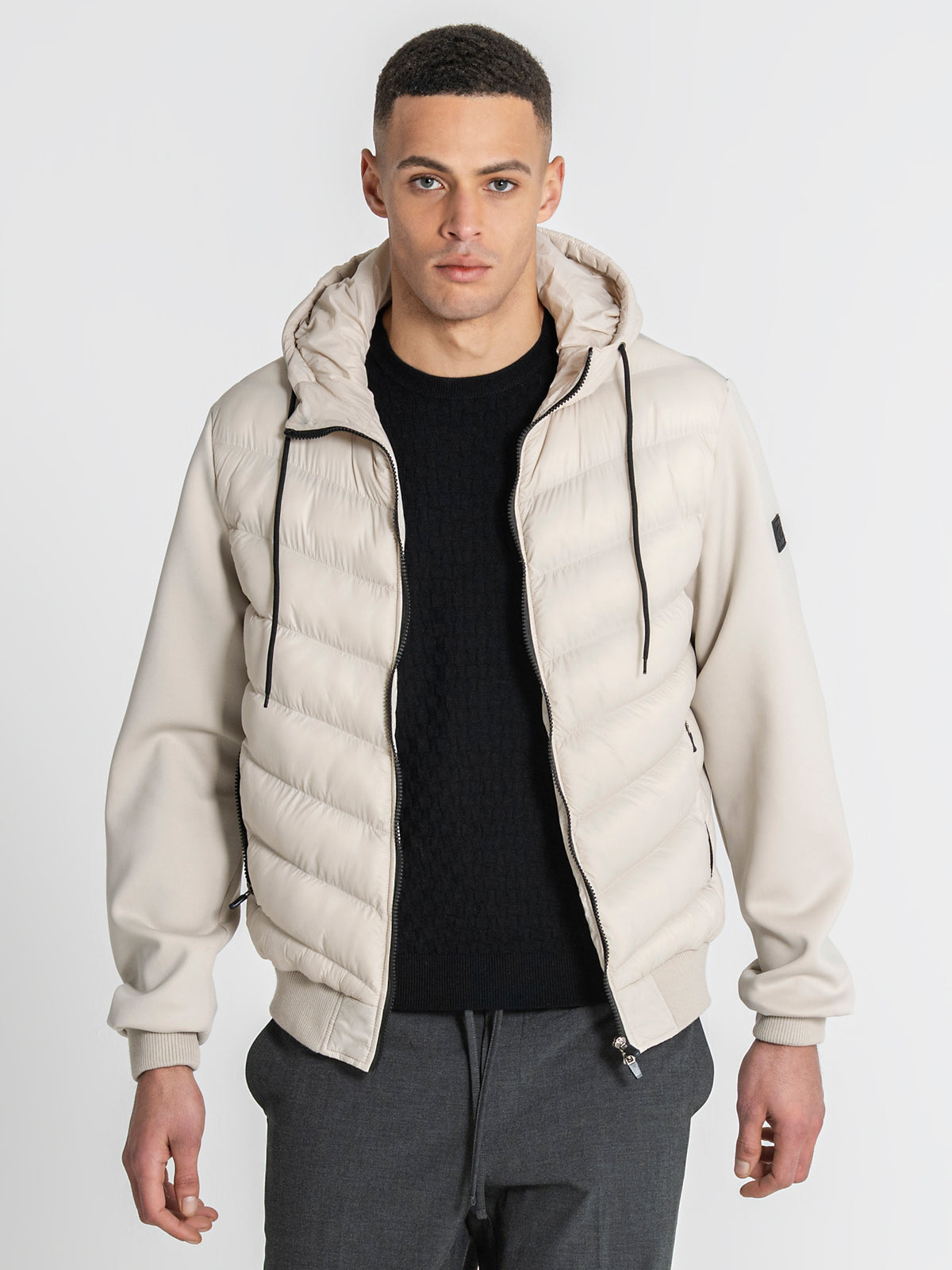 jackets / Beige Aero Hoodie Jacket