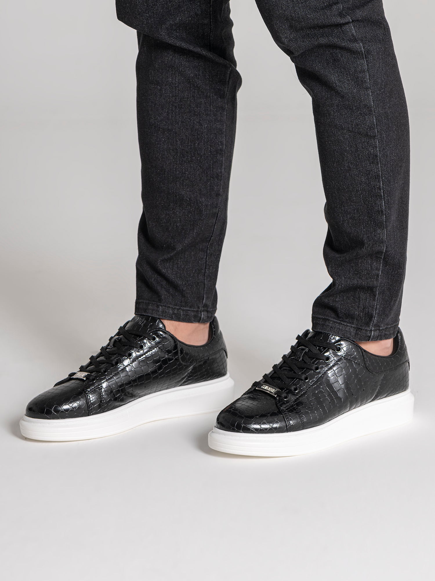 sneakers / Black Elevated Sneakers