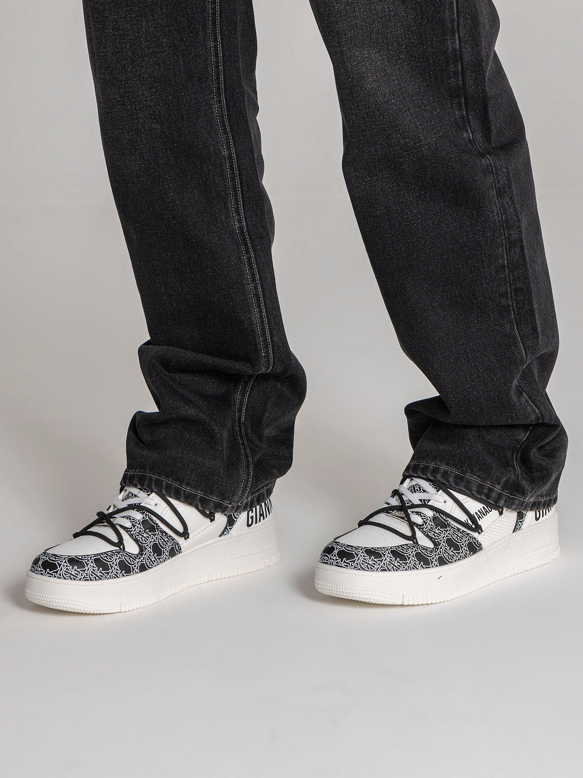 sneakers / Black GK Wrapped Sneakers