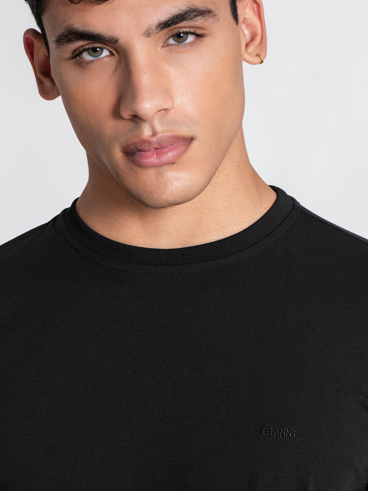 t-shirts / Black Essence Tee