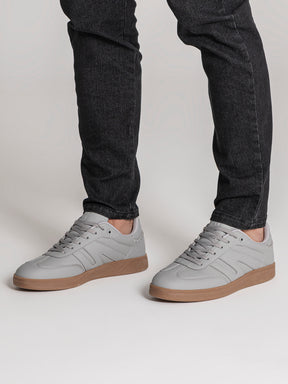 sneakers / Grey Soft Court Sneakers