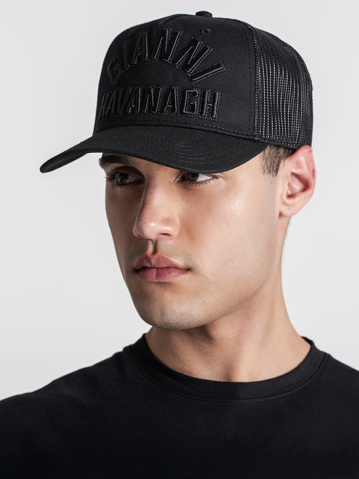 caps / Black Crew Cap