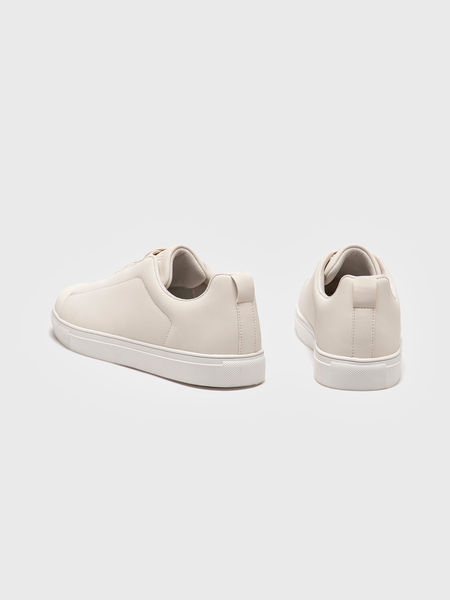 sneakers / White Smart Sneakers