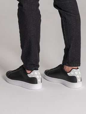 sneakers / Black Insignia Edge Sneakers