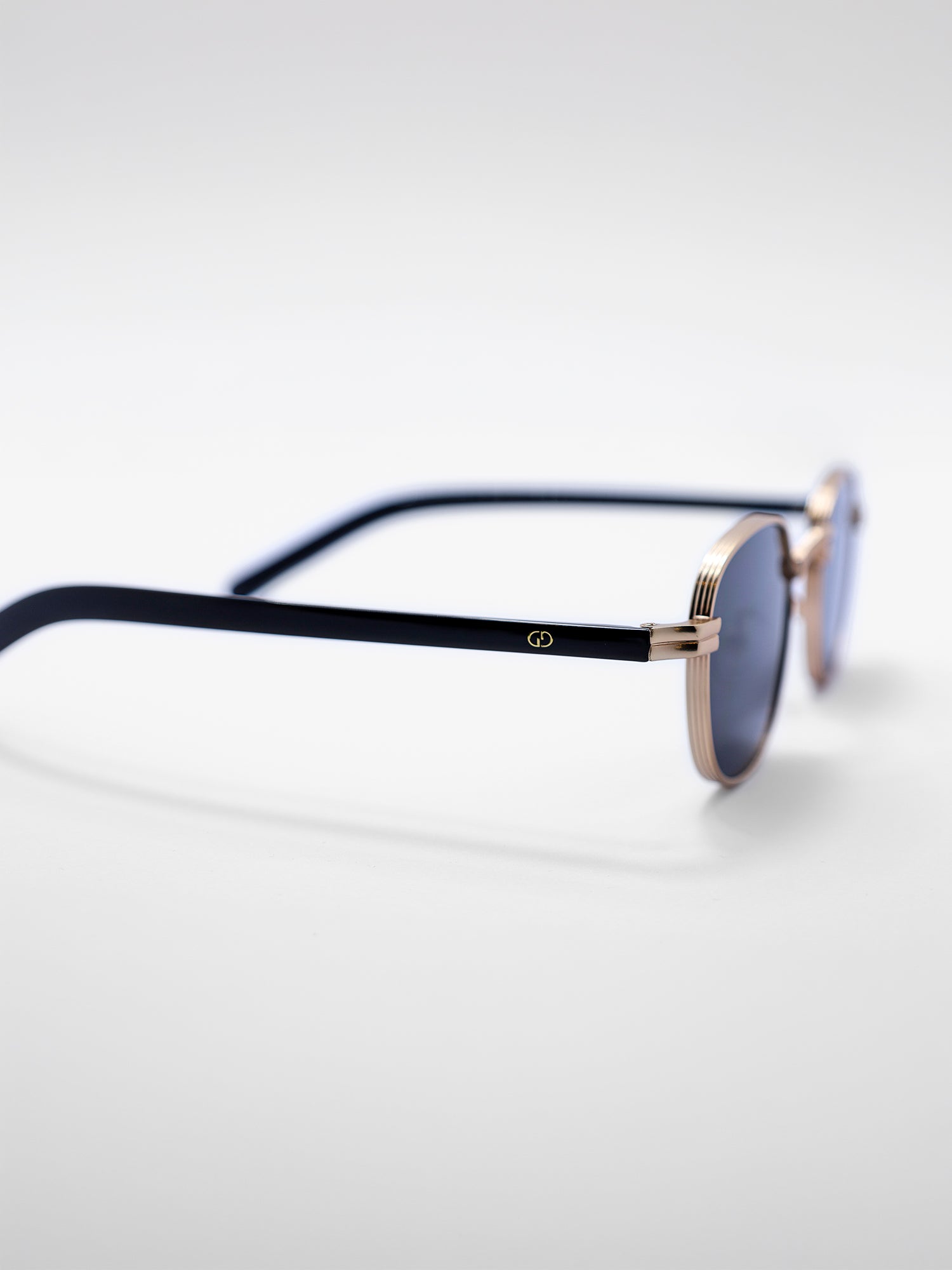 sunglasses / Black Auryn Sunglasses