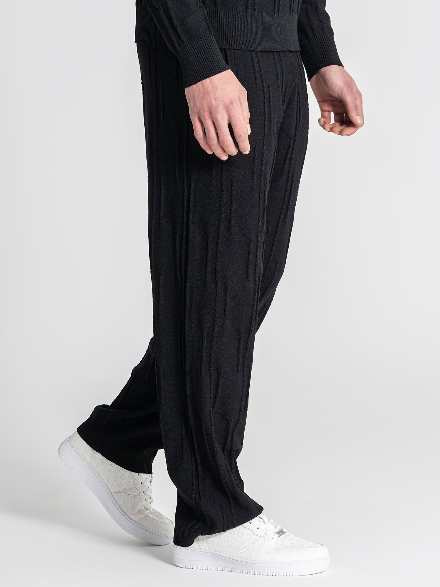 joggers / Black G Knit Pants