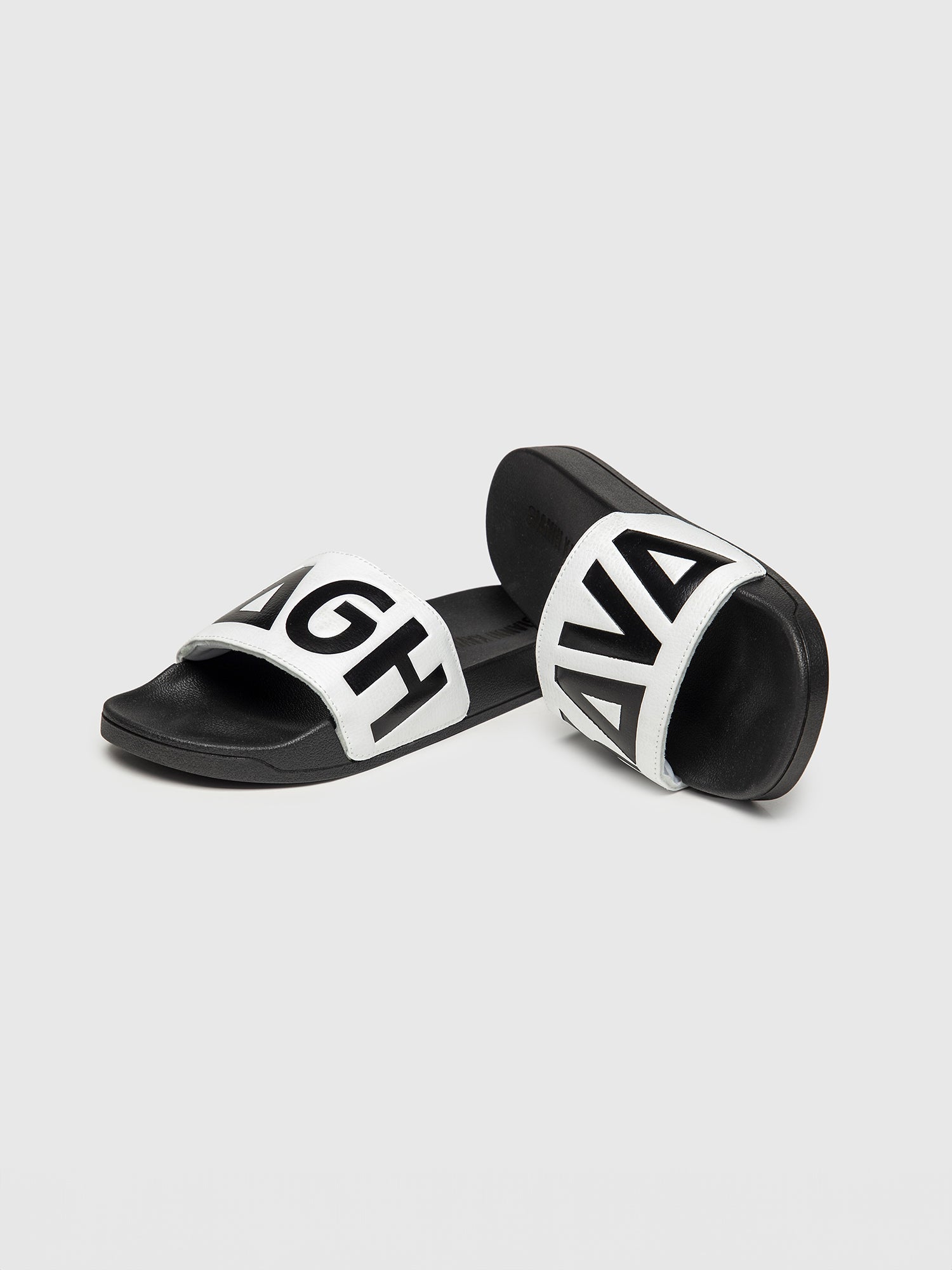 sliders / White Futura Sliders
