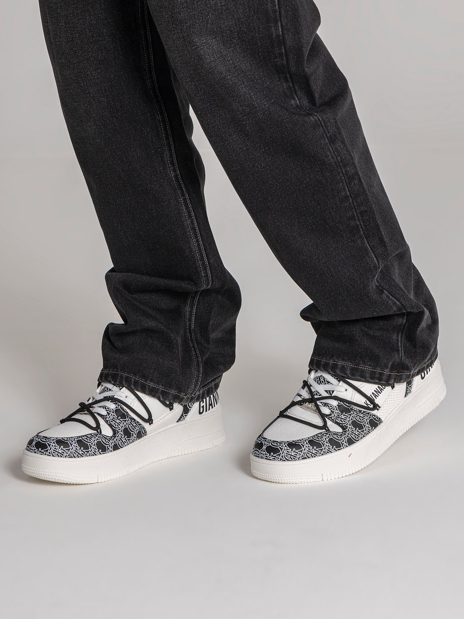 sneakers / Black GK Wrapped Sneakers